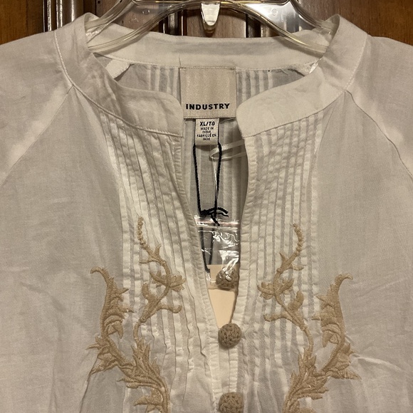 NWT White Cotton Embroidered Crochet Buttons Woman Top Size US XL - Picture 2 of 10